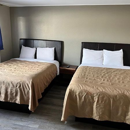 Timberly Motel Гейлорд Екстериор снимка