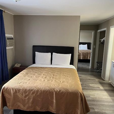 Timberly Motel Гейлорд Екстериор снимка