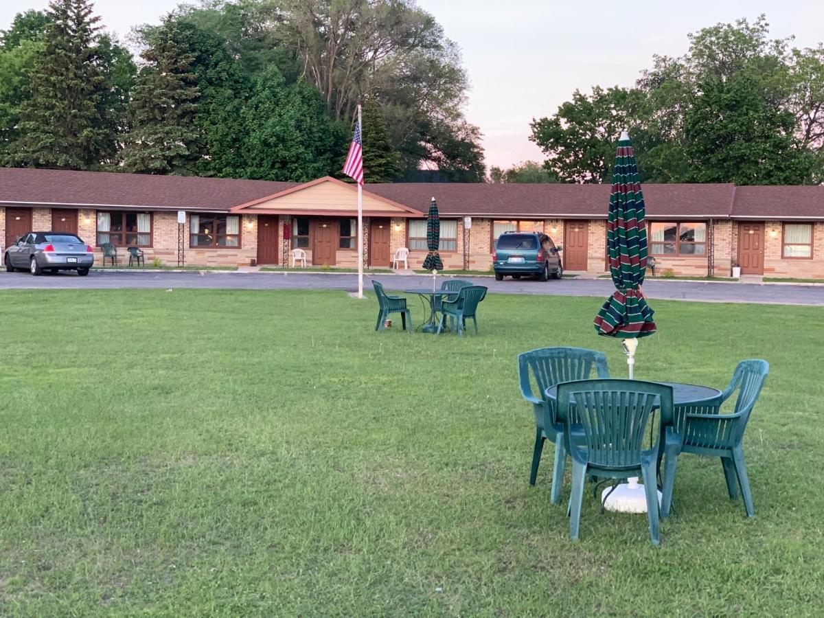 Timberly Motel Гейлорд Екстериор снимка