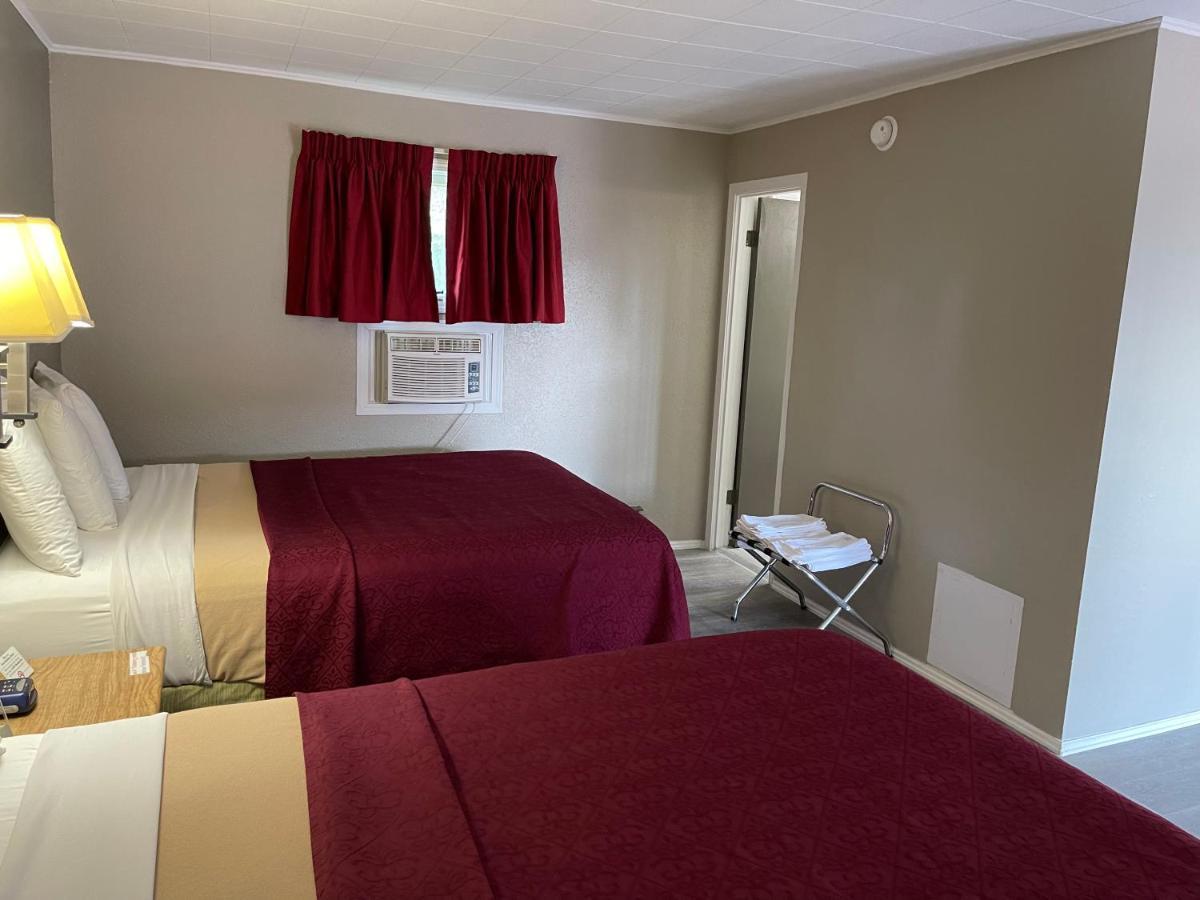 Timberly Motel Гейлорд Екстериор снимка