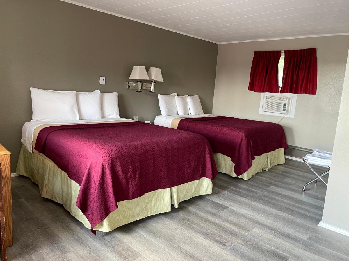 Timberly Motel Гейлорд Екстериор снимка