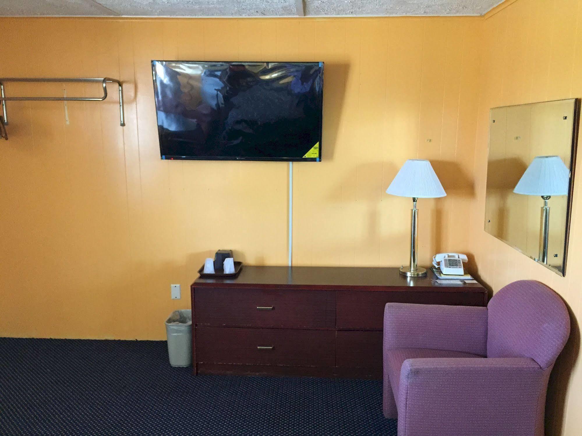 Timberly Motel Гейлорд Екстериор снимка