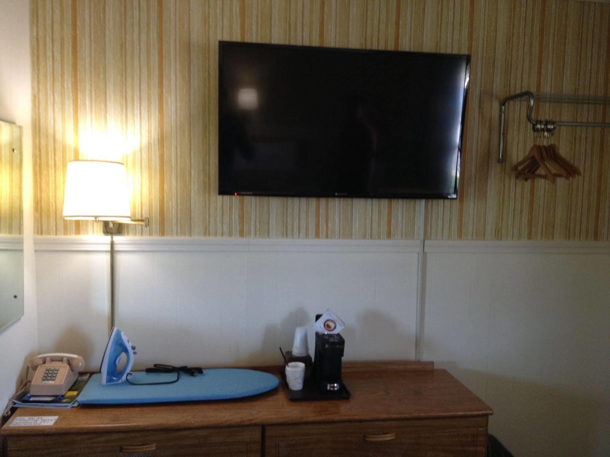 Timberly Motel Гейлорд Екстериор снимка