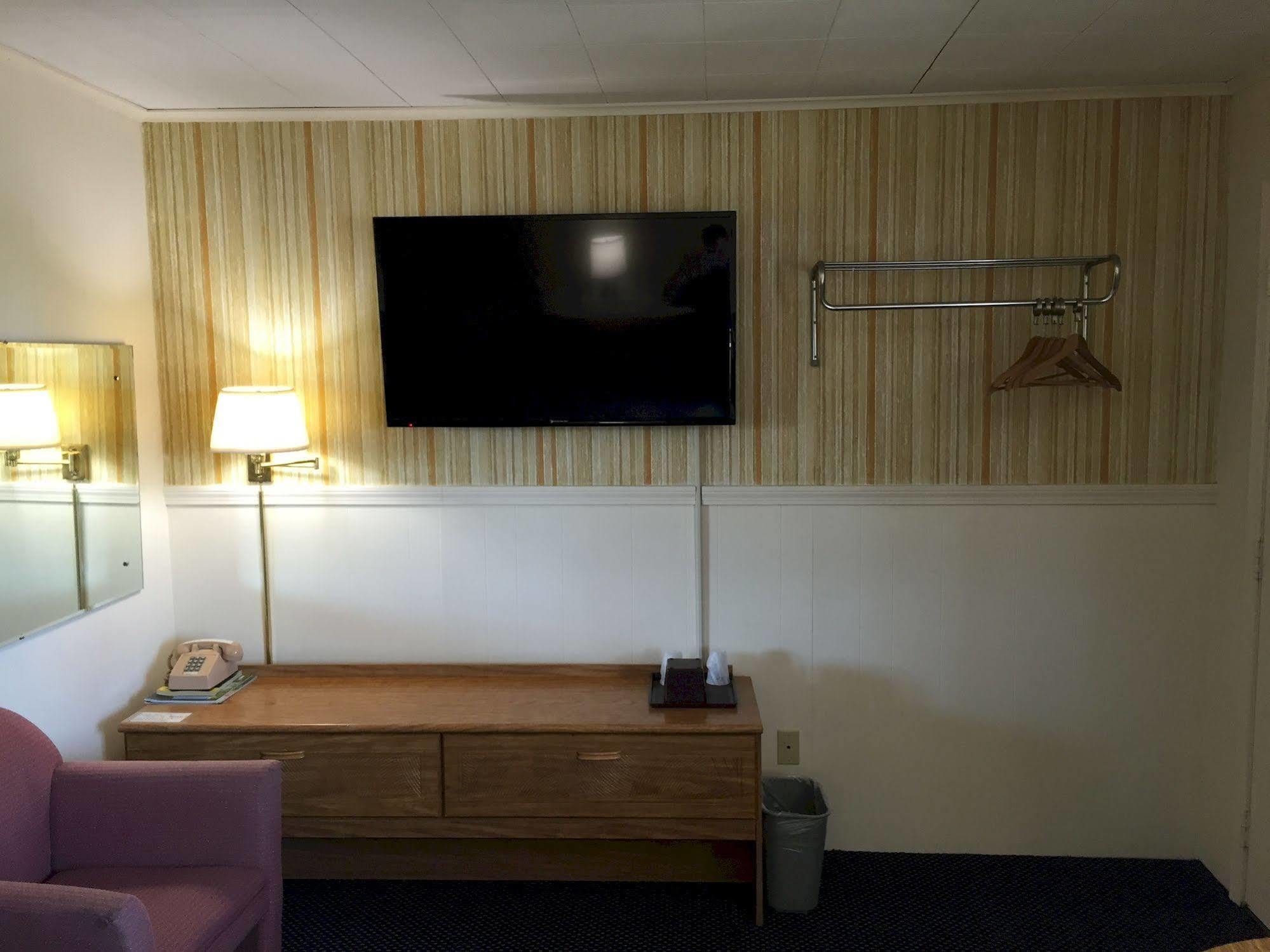 Timberly Motel Гейлорд Екстериор снимка