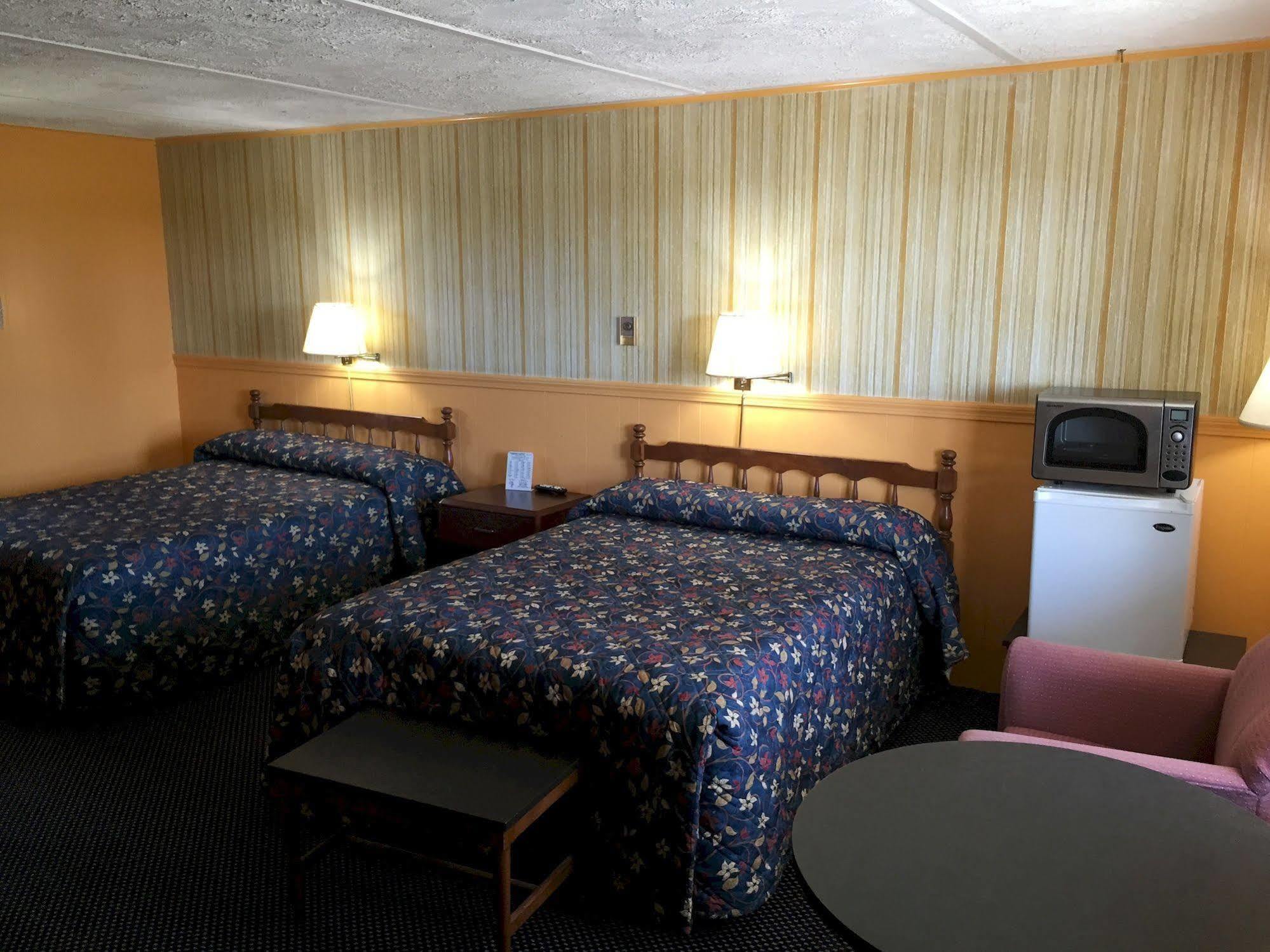 Timberly Motel Гейлорд Екстериор снимка