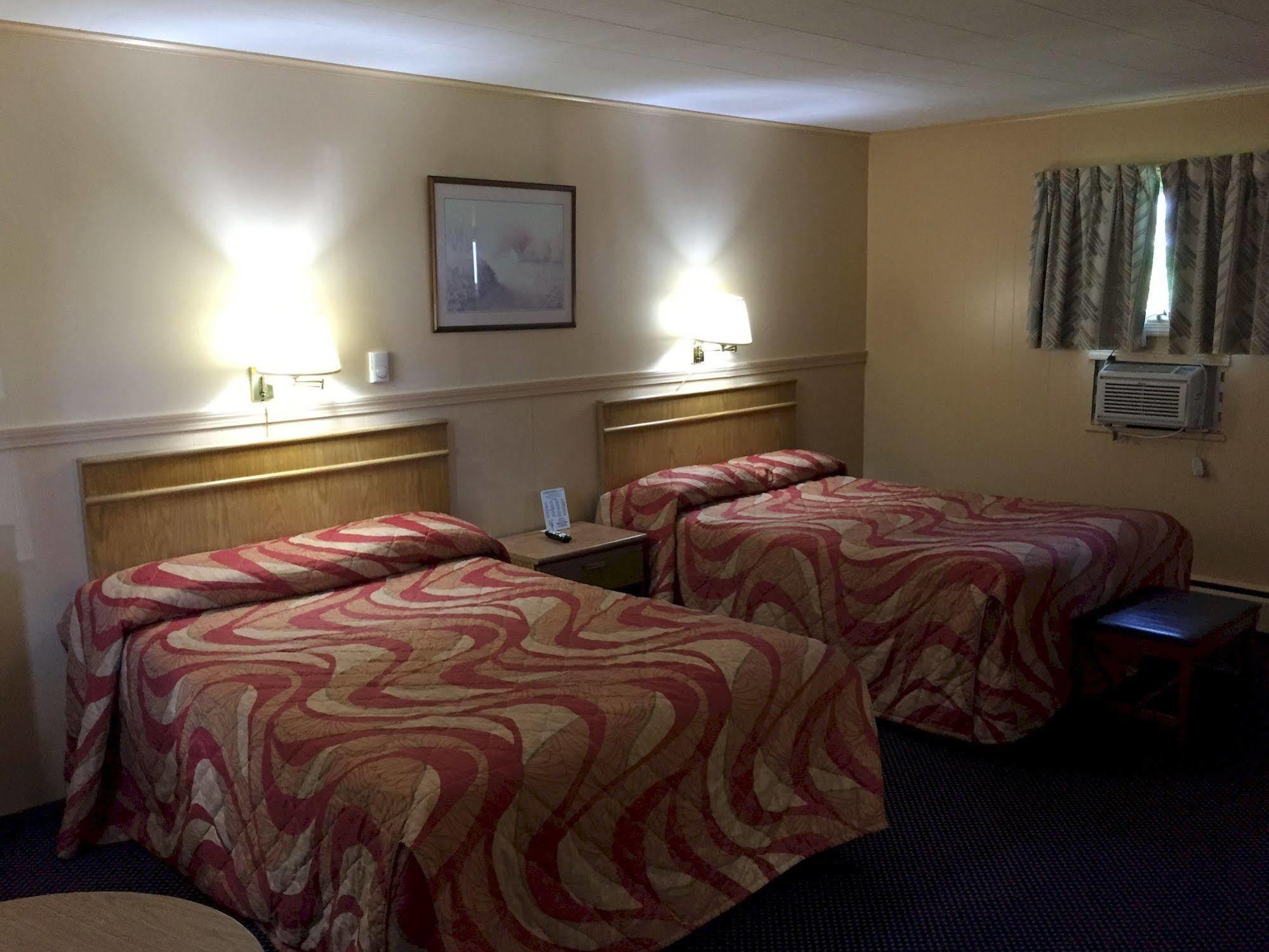 Timberly Motel Гейлорд Екстериор снимка