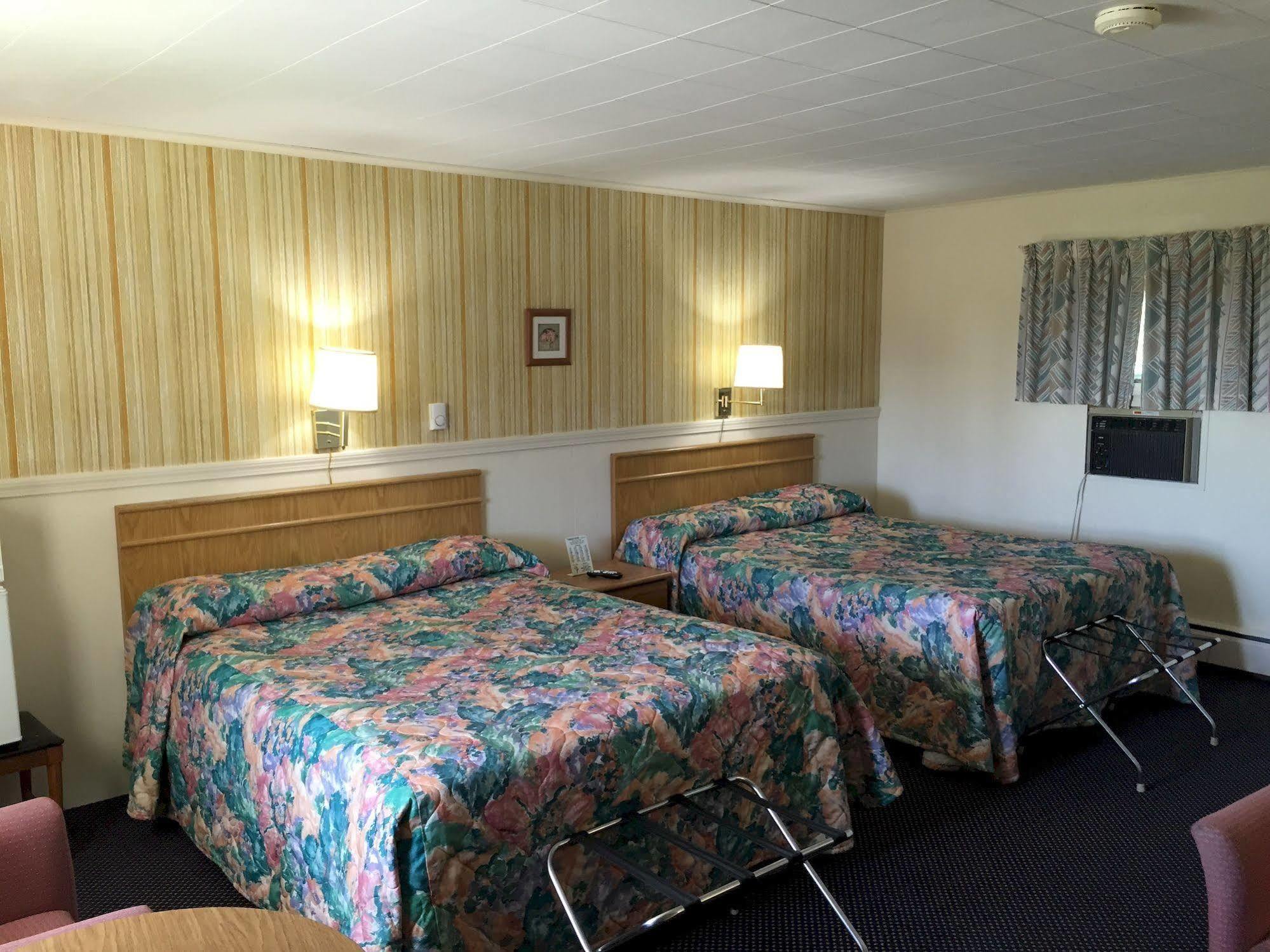 Timberly Motel Гейлорд Екстериор снимка